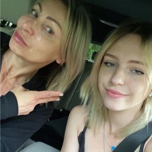 Meet your Posher, Abigail